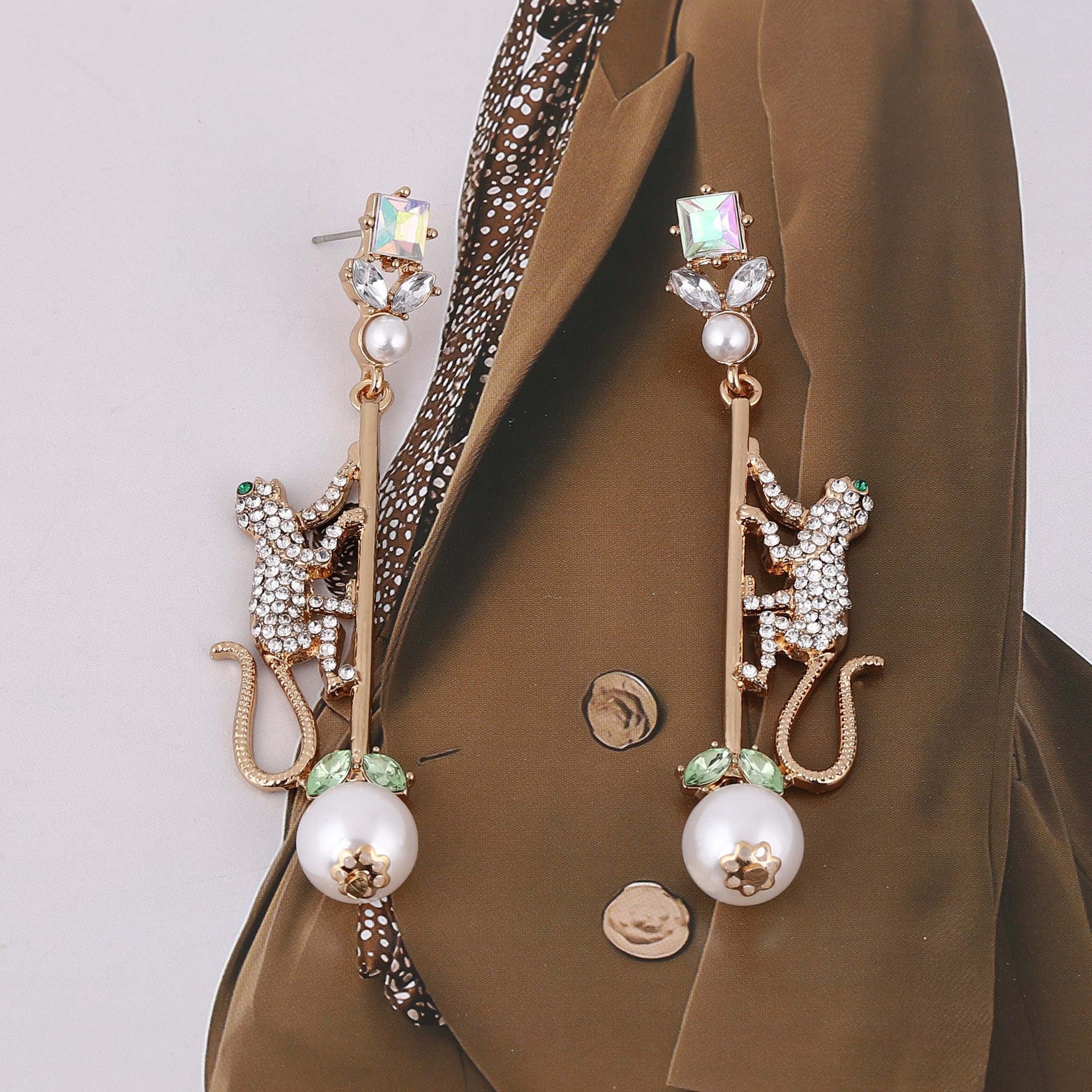 Beautiful Pearl Earring with Unique Style