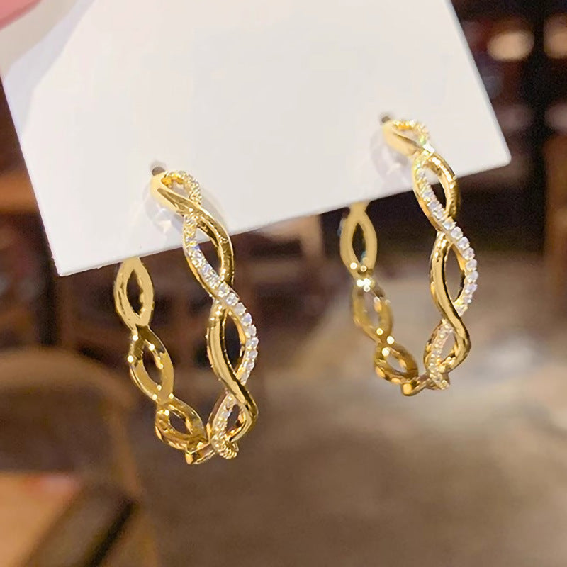 Beautiful Earring with Unique Style