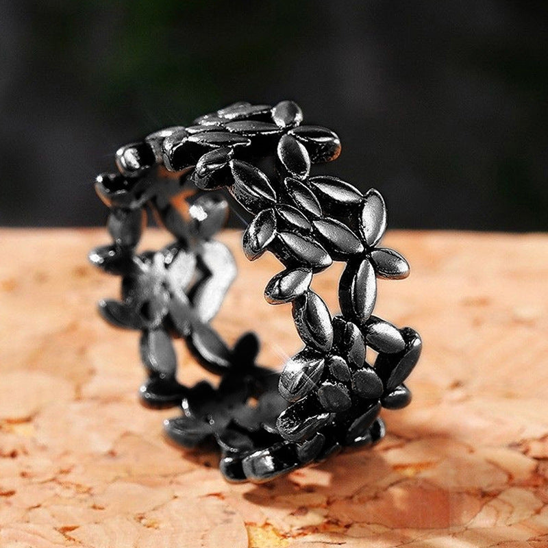 Classic Silver Ring with Timeless Appeal