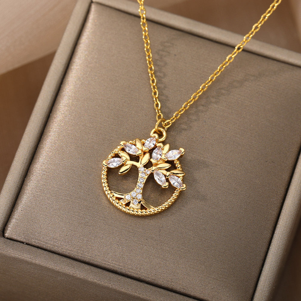 A Romantic Necklace for Special Moments
