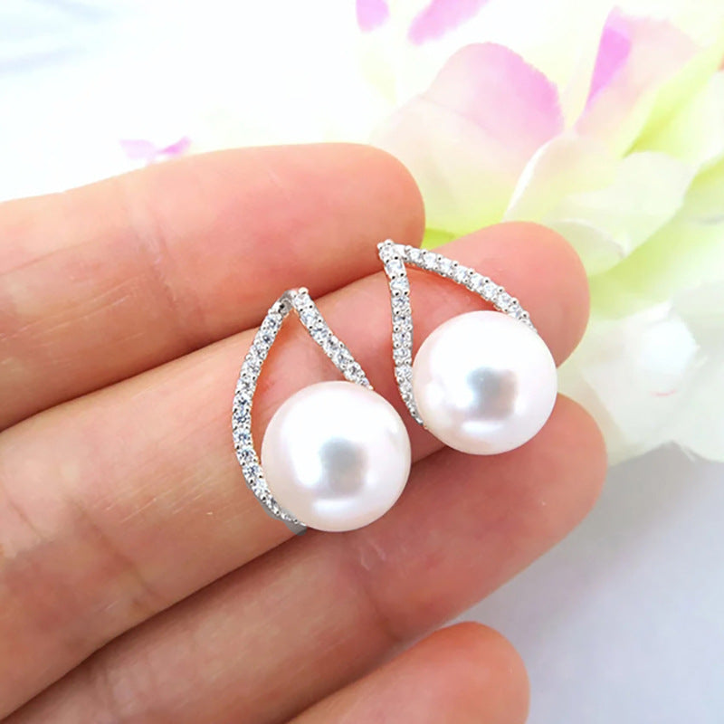 Beautiful Pearl Earring with Unique Style
