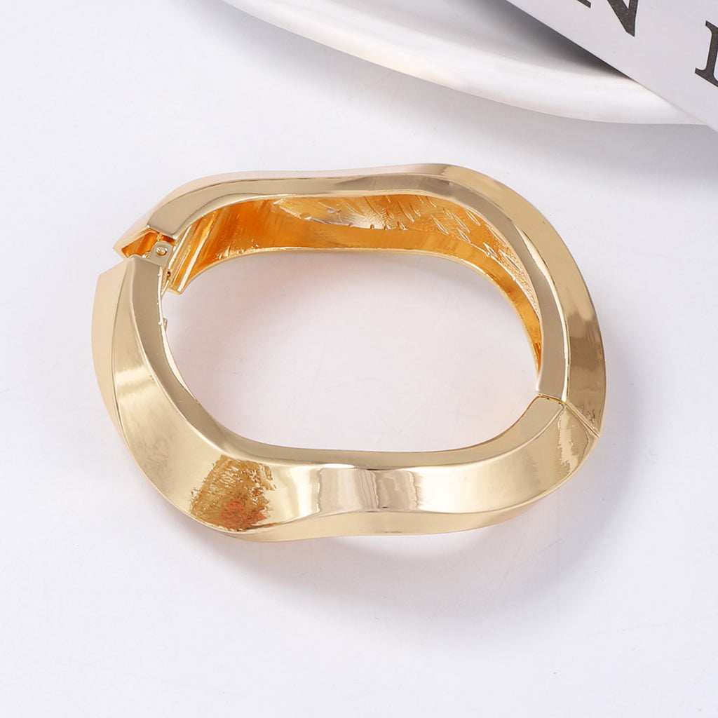 Beautiful Bracelet with Unique Style