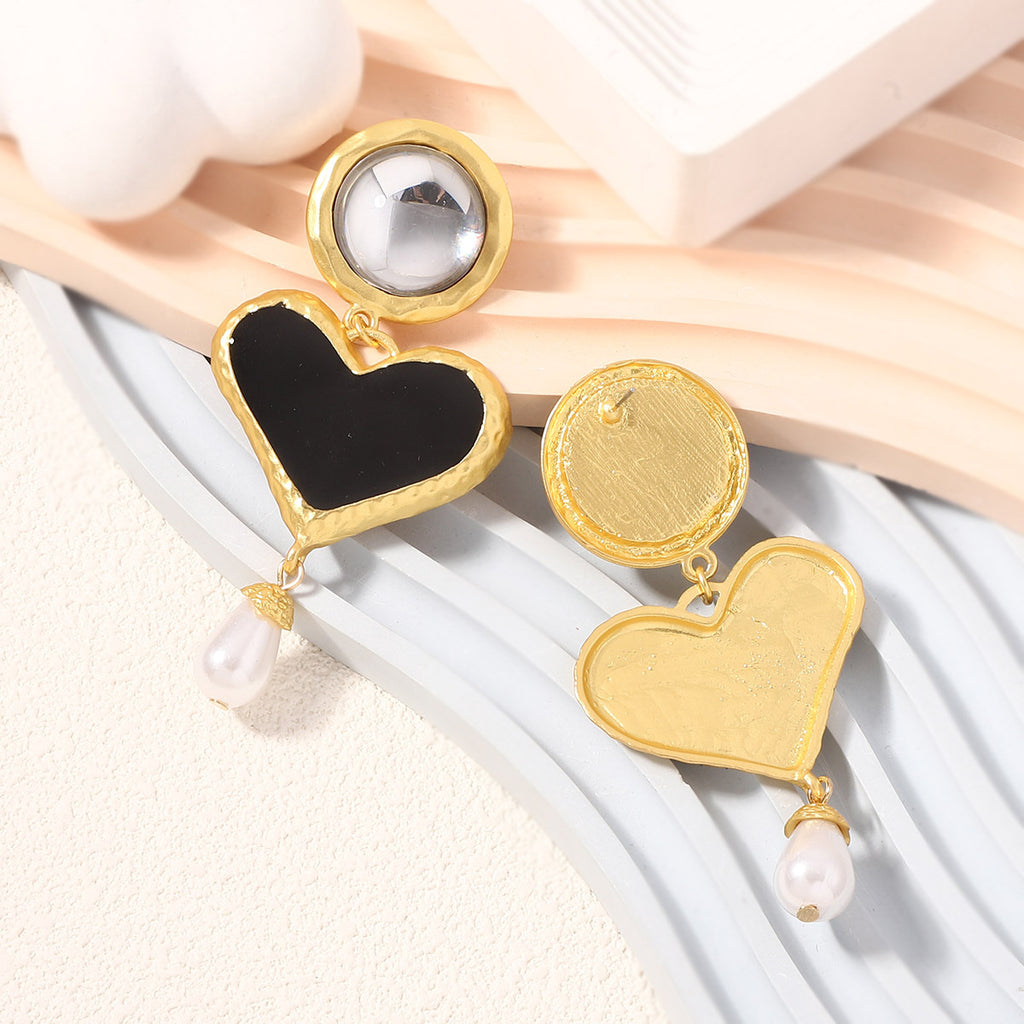 Beautiful Pearl Earring with Unique Style