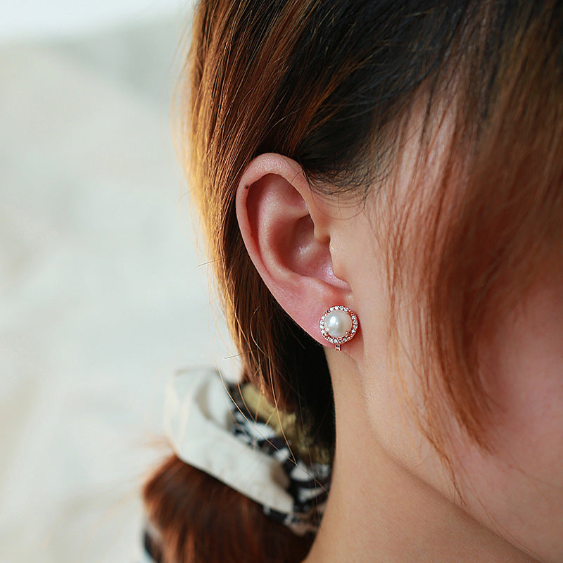 Beautiful Pearl Earring with Unique Style