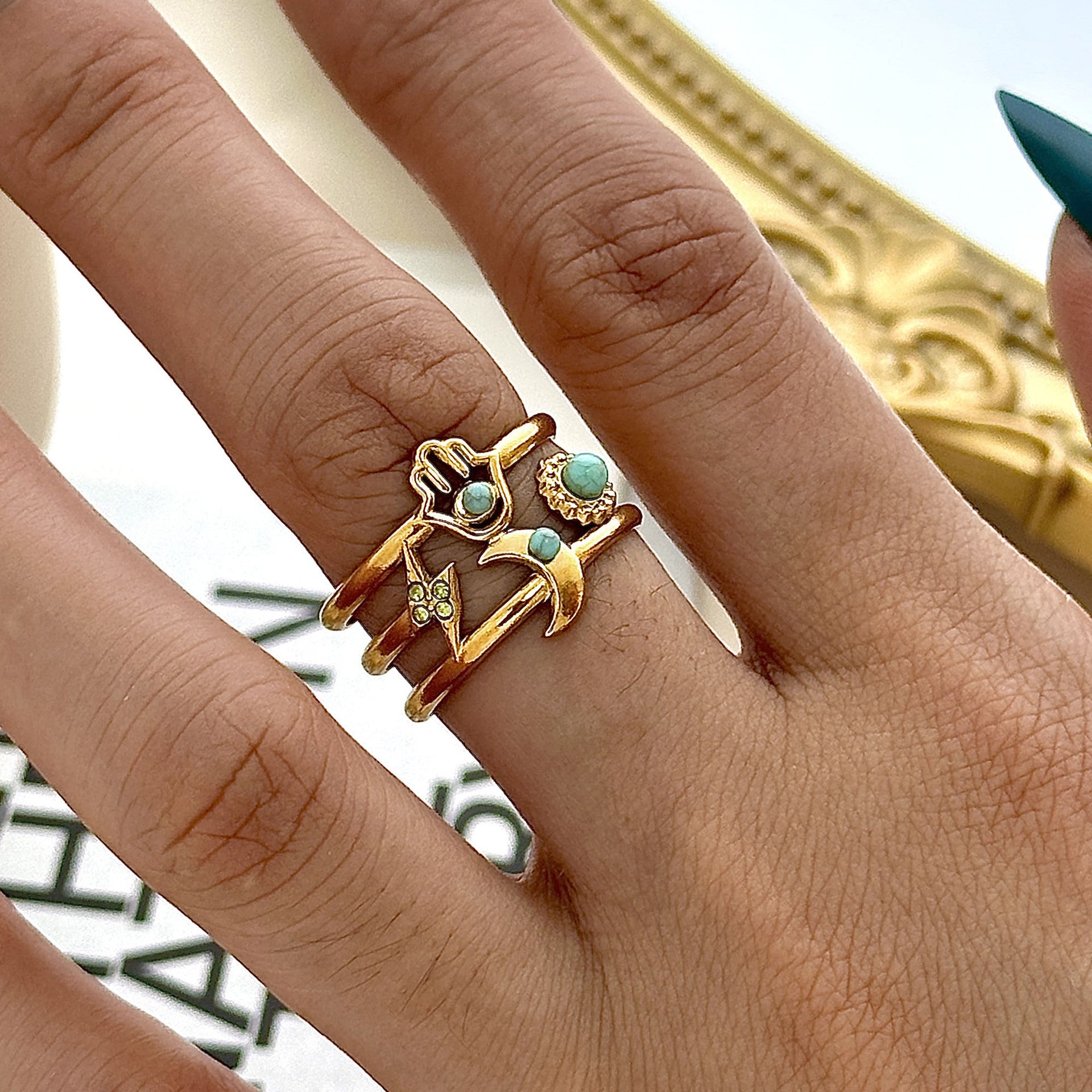 Beautiful Gold Bracelet with Unique Style