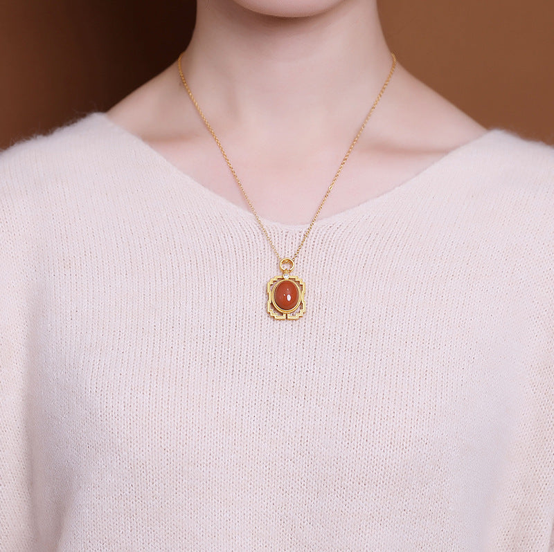 Beautiful Gold Necklace with Unique Style