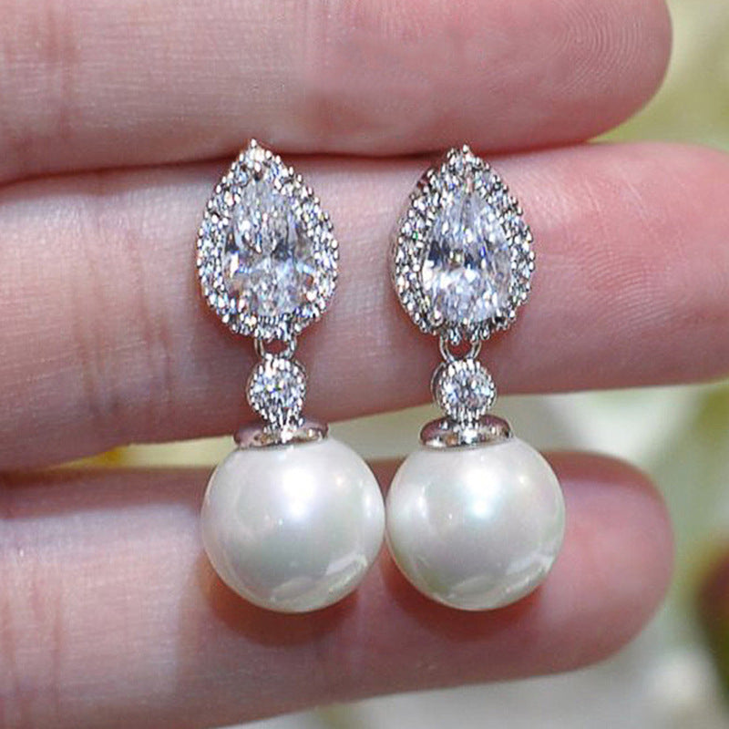 Charming Pearl Earring for Any Occasion