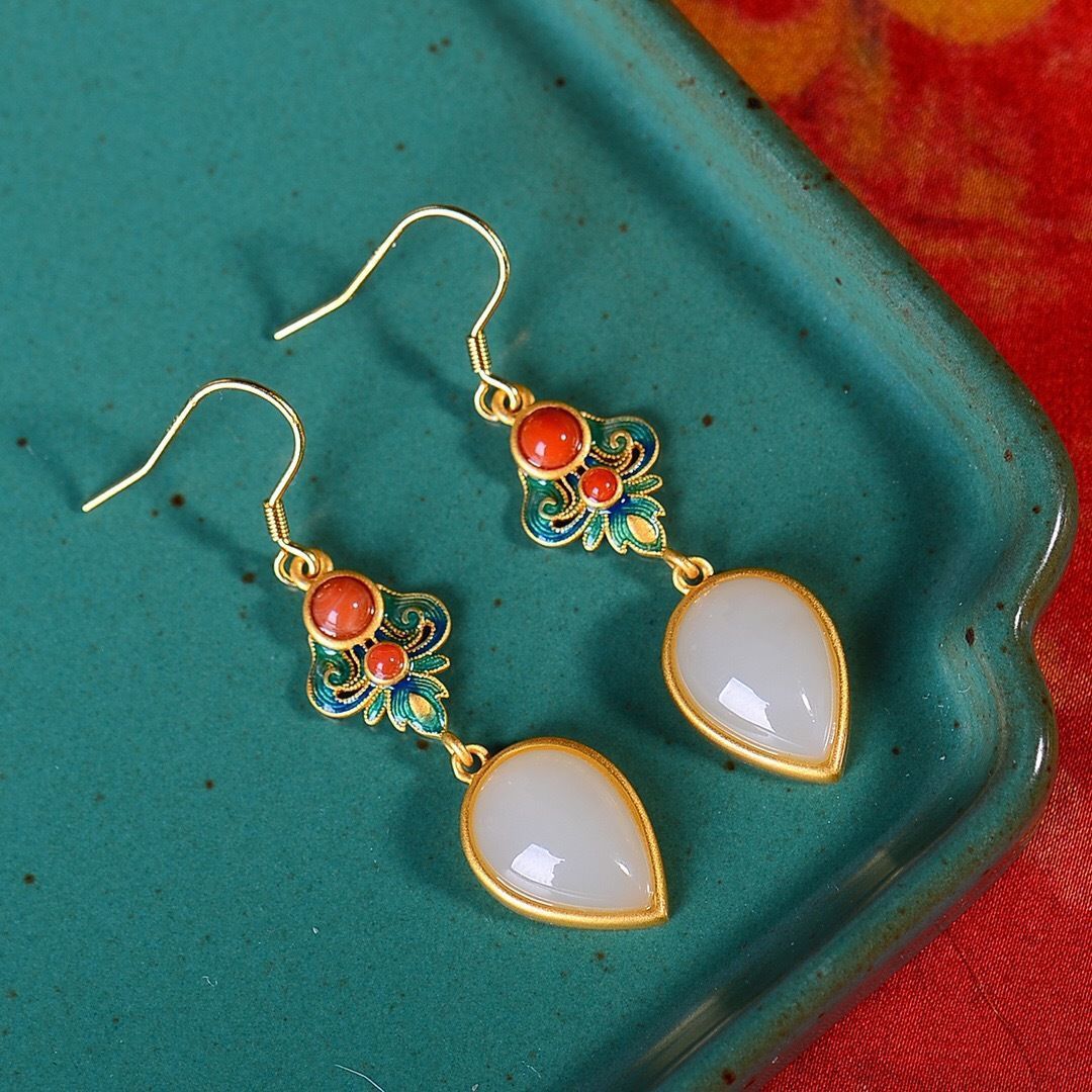 Beautiful Pearl Earring with Unique Style