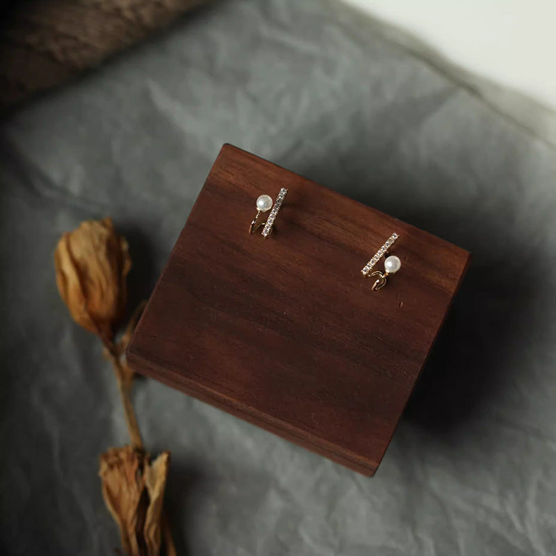 Beautiful Pearl Earring with Unique Style