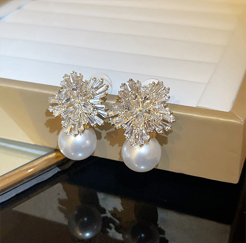 Charming Pearl Earring for Any Occasion