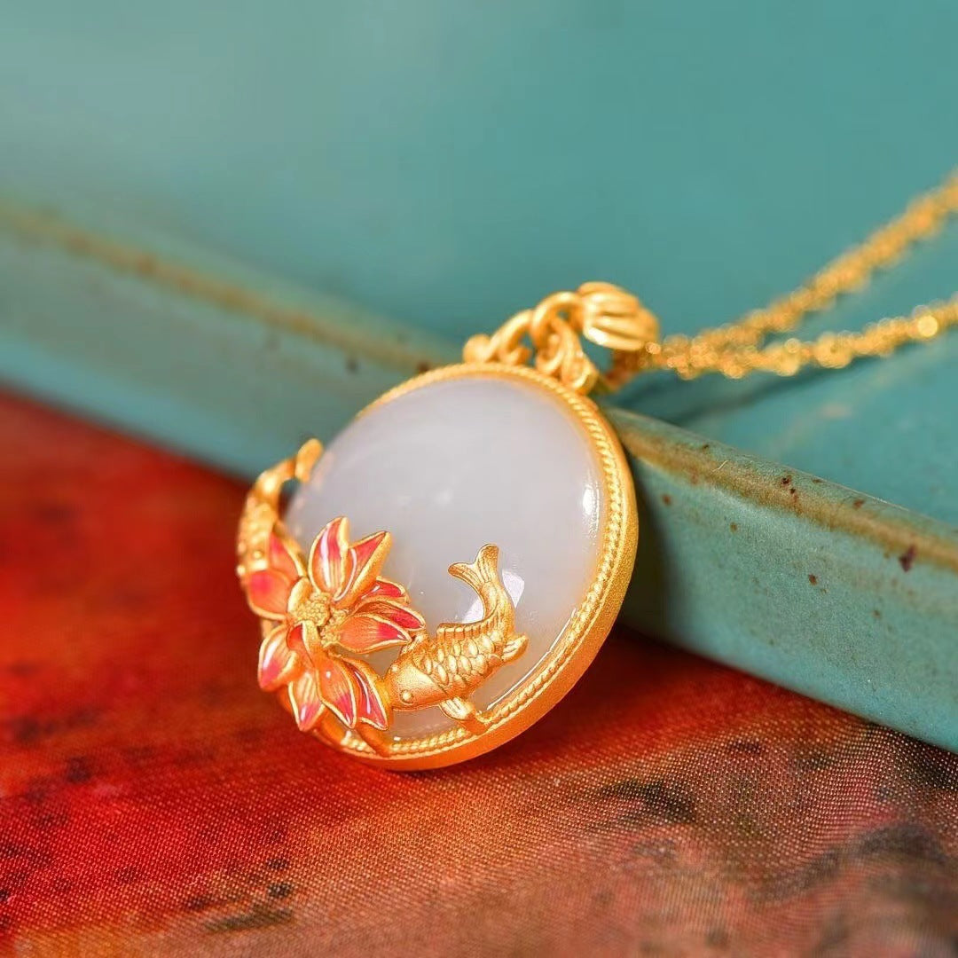 Beautiful Gold Necklace with Unique Style