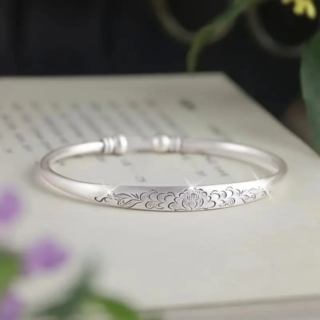 Romantic Silver Bracelet for Special Moments