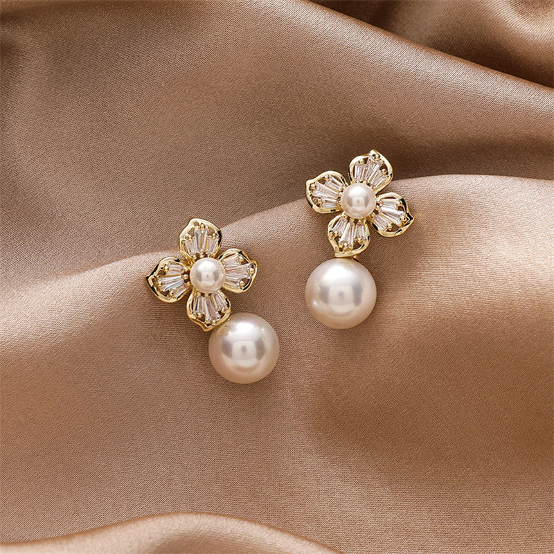 Beautiful Pearl Earring with Unique Style