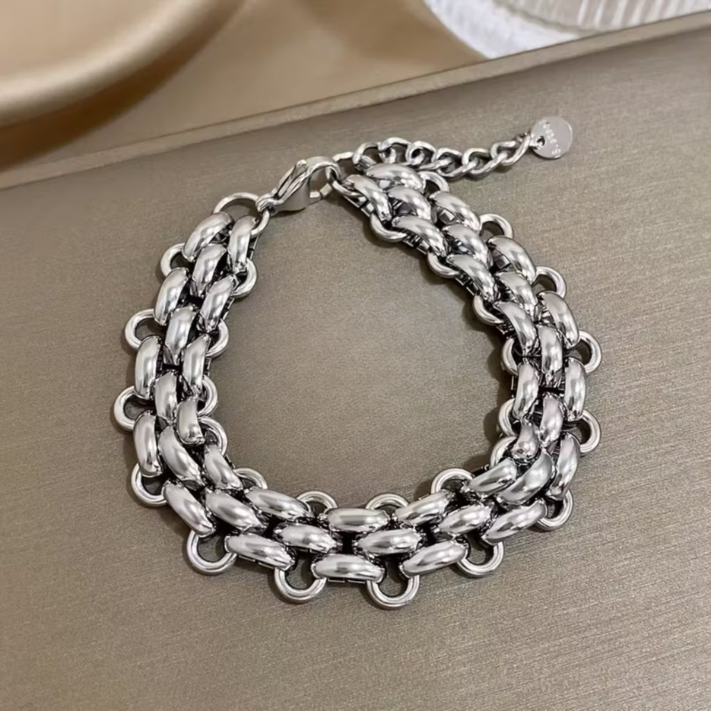 Charming Bracelet for Any Occasion