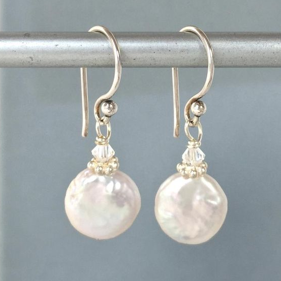 Charming Pearl Earring for Any Occasion