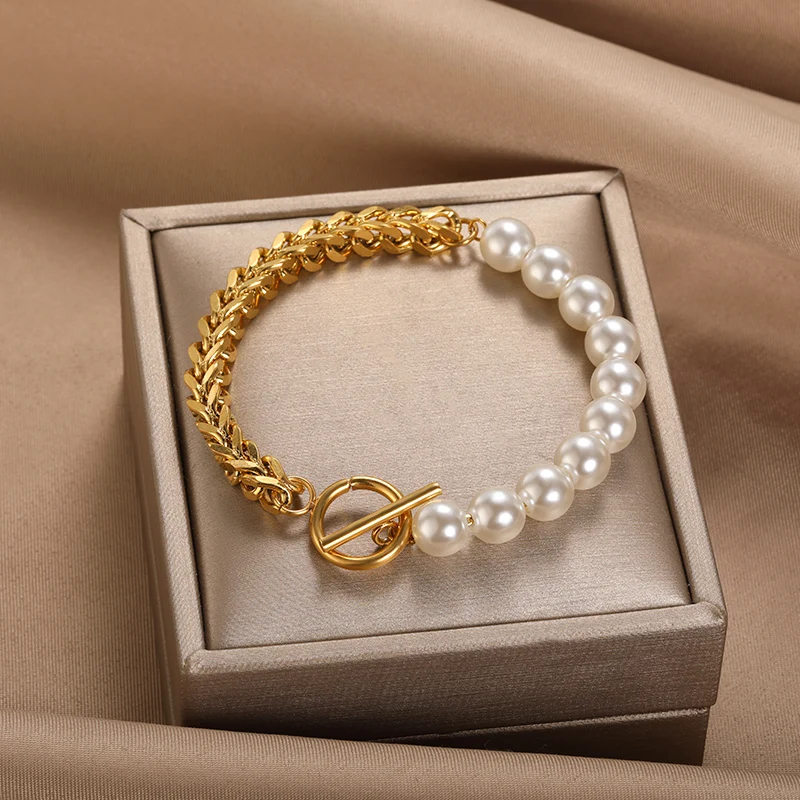 Beautiful Gold Bracelet with Unique Style