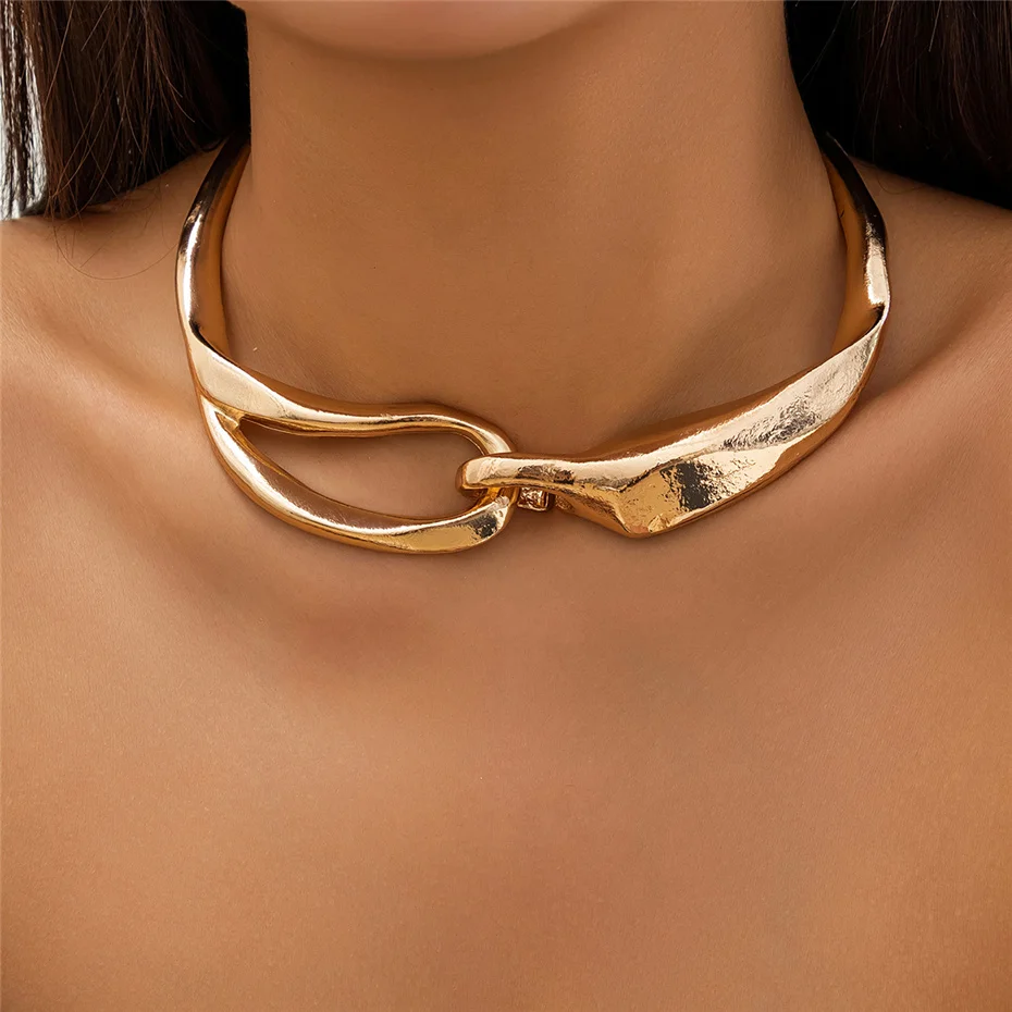 Beautiful Gold Necklace with Unique Style