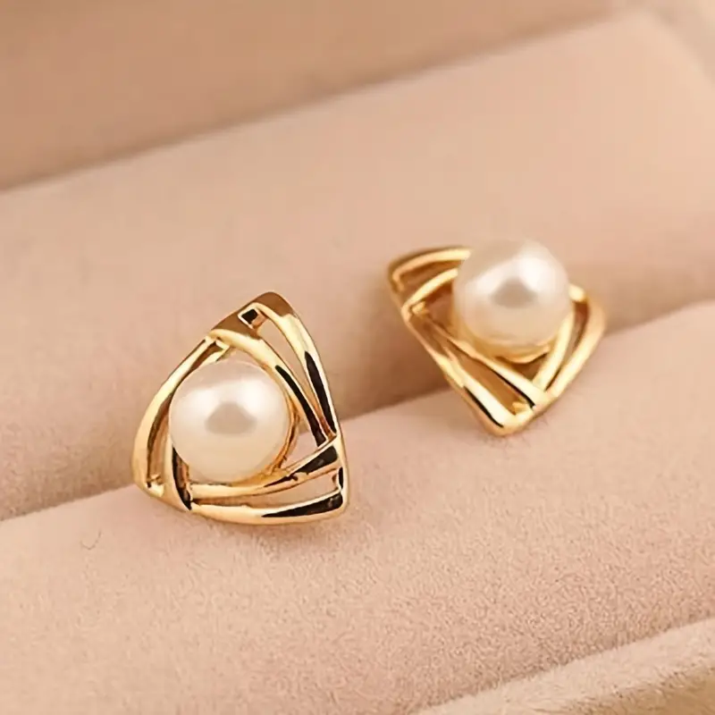 Beautiful Gold Earring with Unique Style