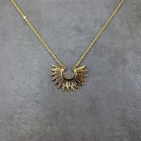 Beautiful Gold Necklace with Unique Style