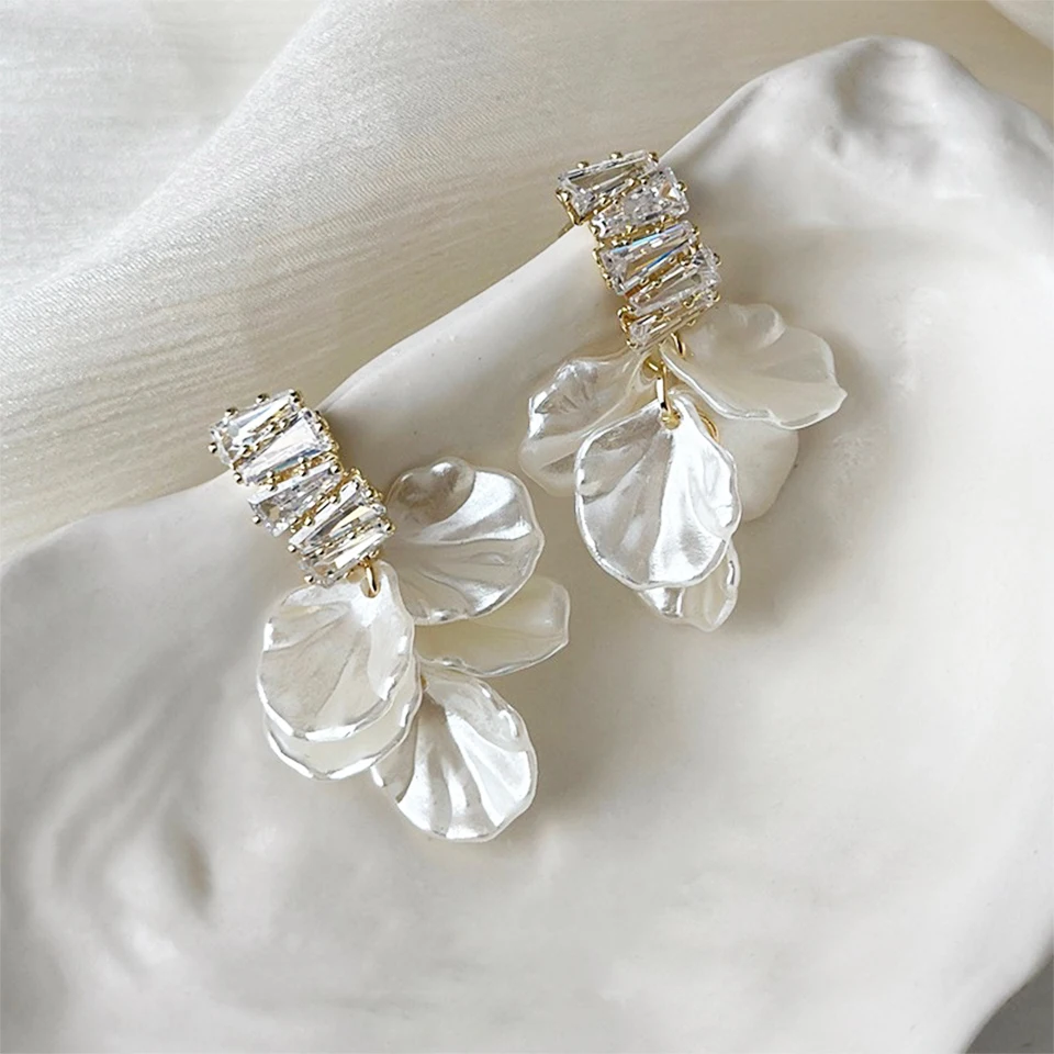 Classic Earring with Timeless Appeal