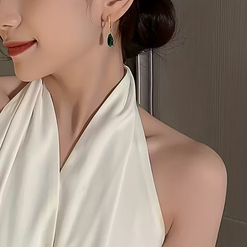 Charming Earring for Any Occasion