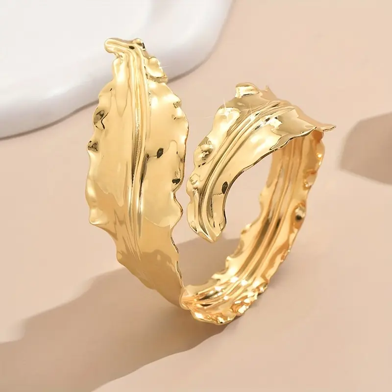 Beautiful Gold Bracelet with Unique Style