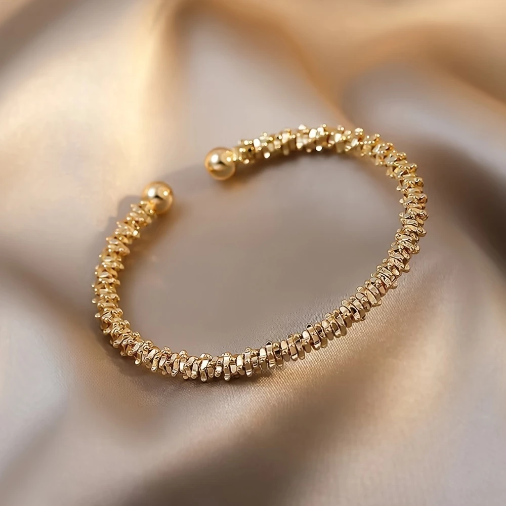 Beautiful Gold Bracelet with Unique Style