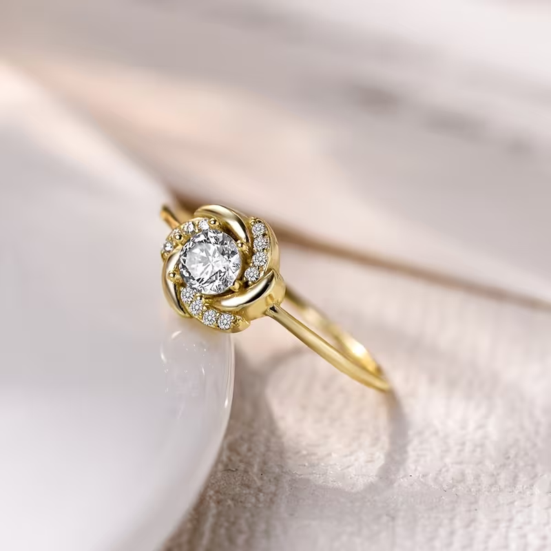 Charming Gold Ring for Any Occasion