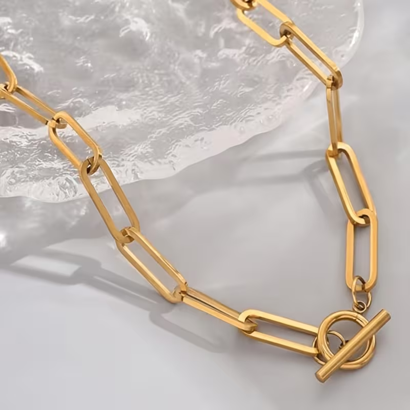 Beautiful Gold Necklace with Unique Style