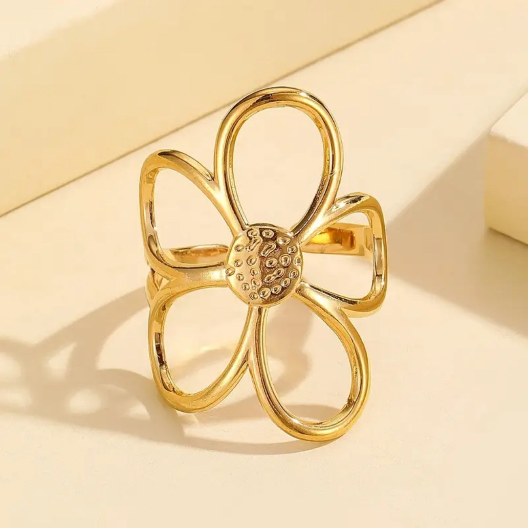 Charming Gold Ring for Any Occasion